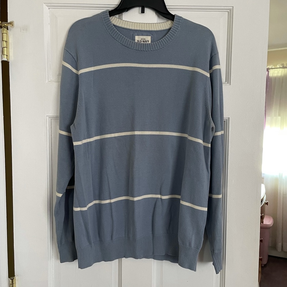 Old Navy men’s sweater